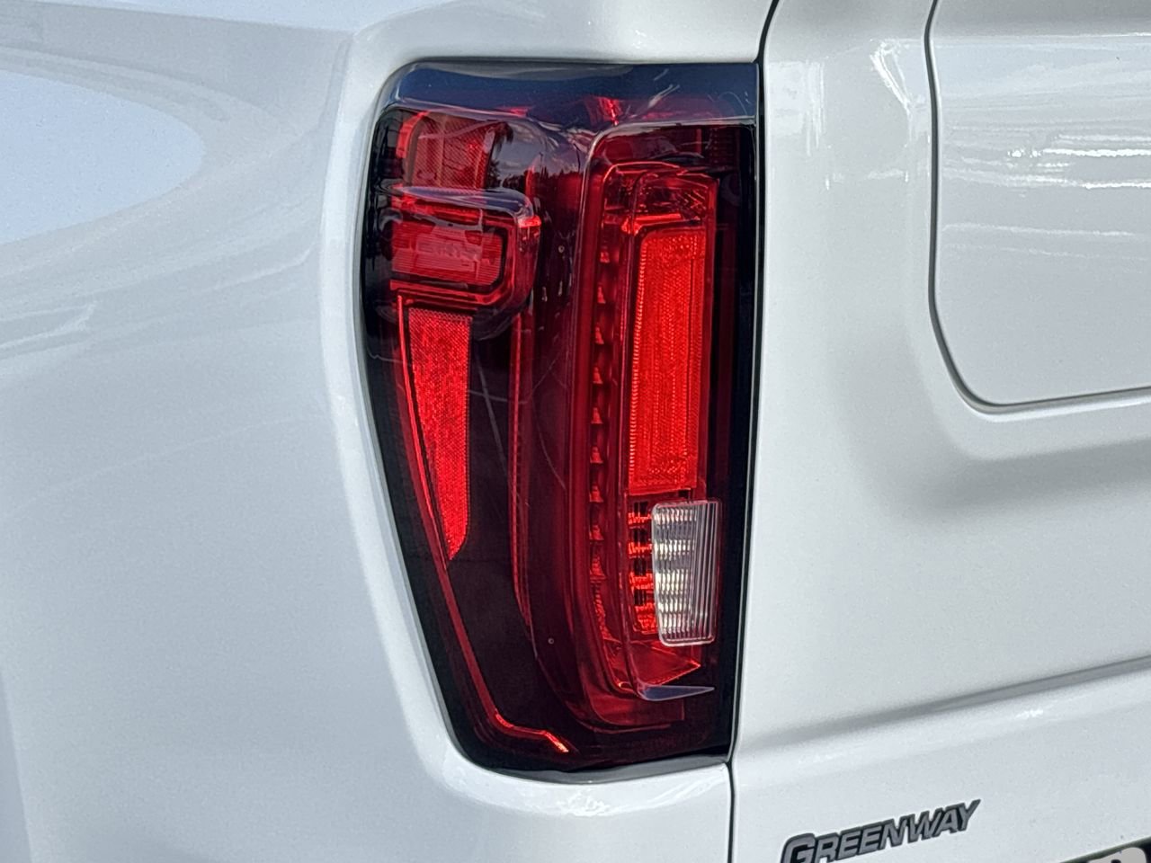 Used 2024 GMC Sierra 1500 AT4 w/ Technology Package image 7