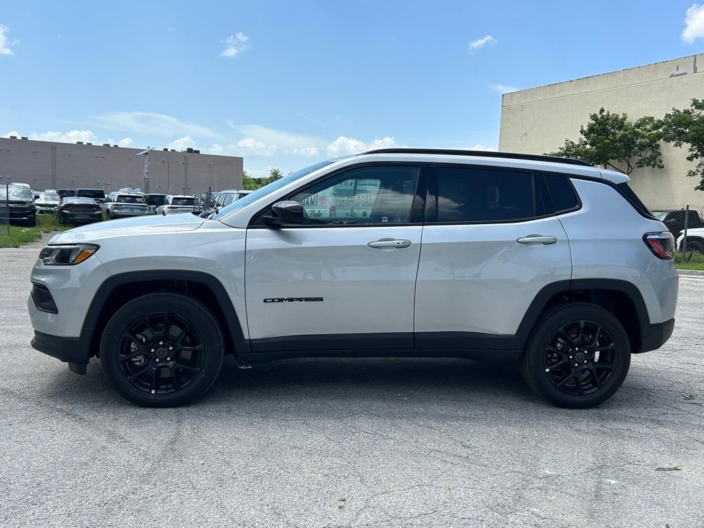 New 2025 Jeep Compass Latitude w/ Sun & Sound Group AWD/4WD image 8