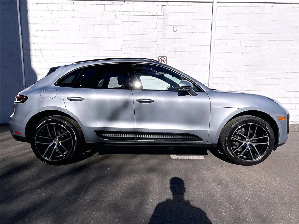 Certified 2023 Porsche Macan AWD/4WD image 6