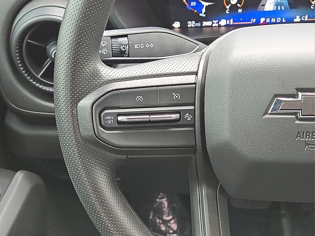 Used 2025 Chevrolet Colorado Trail Boss w/ Midnight Edition image 16