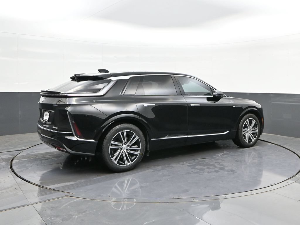 Used 2024 Cadillac Lyriq Luxury w/ LPO, Floor Liner Package RWD image 15