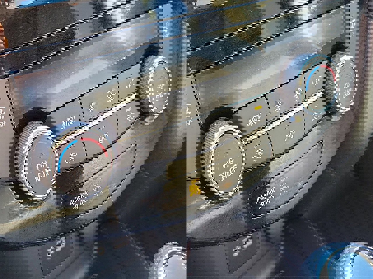 Used 2018 Nissan Rogue SL w/ Premium Package image 27