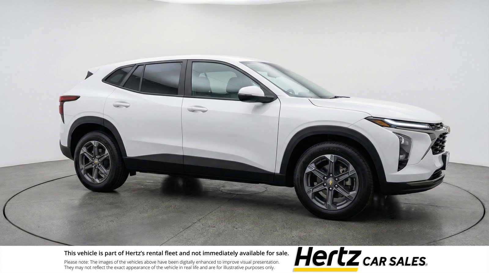 Used 2025 Chevrolet Blazer LT FWD image 1