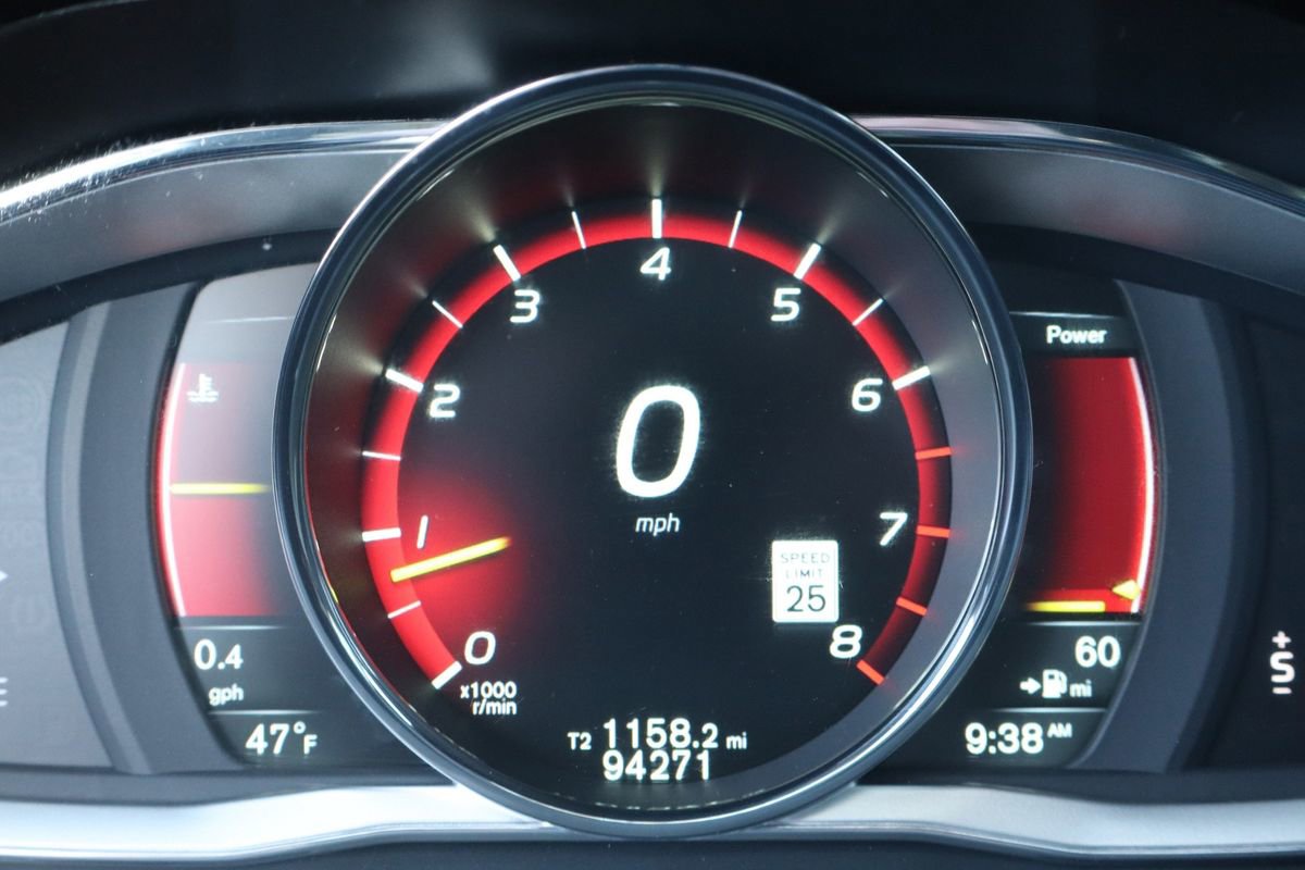 Used 2015 Volvo V60 T5 Platinum image 46