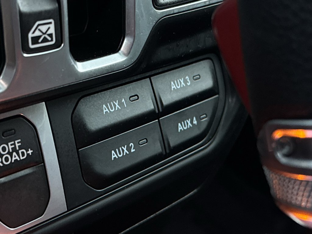 Used 2024 Jeep Wrangler Unlimited Sport AWD/4WD image 25