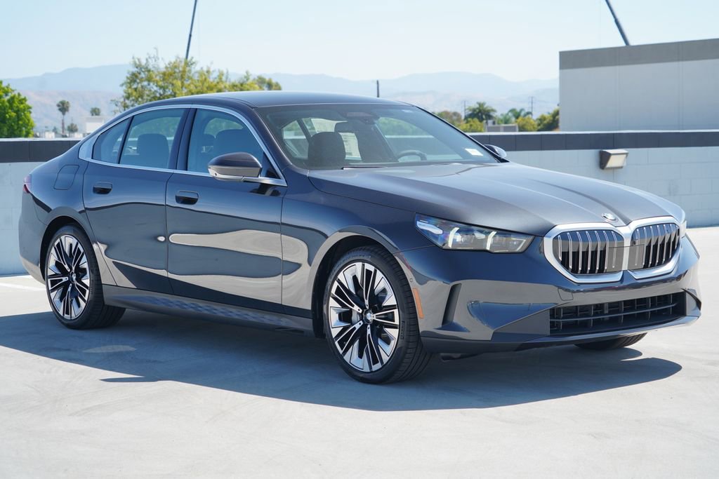 New 2026 BMW 530i image 3