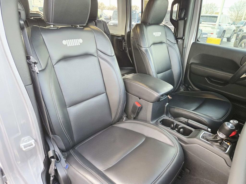 Used 2021 Jeep Wrangler Unlimited Sahara image 21