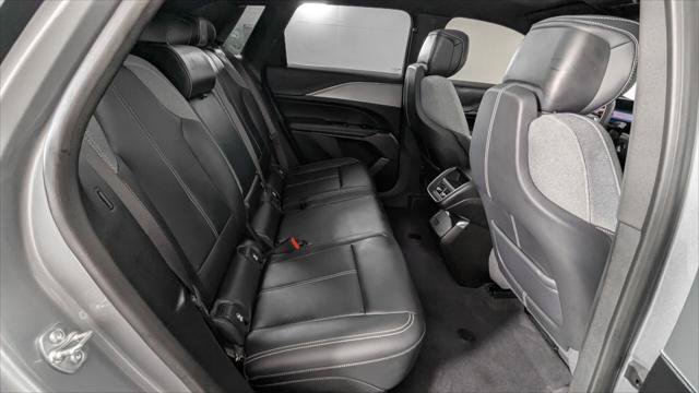 Used 2024 Cadillac Lyriq Tech RWD image 22