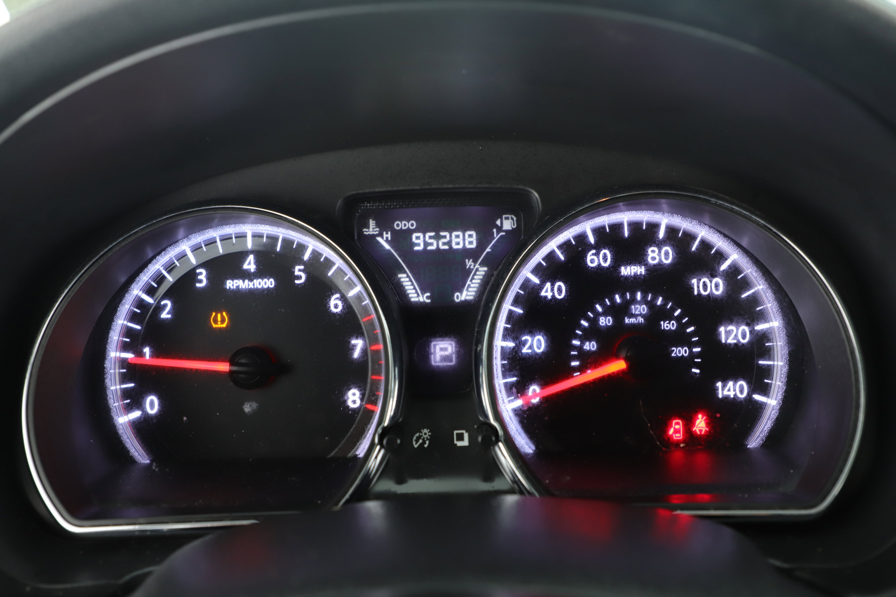 Used 2018 Nissan Versa SV FWD image 14