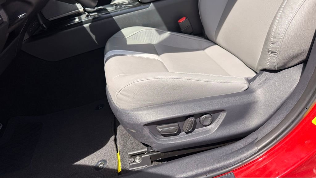 Used 2025 Toyota Camry SE image 24