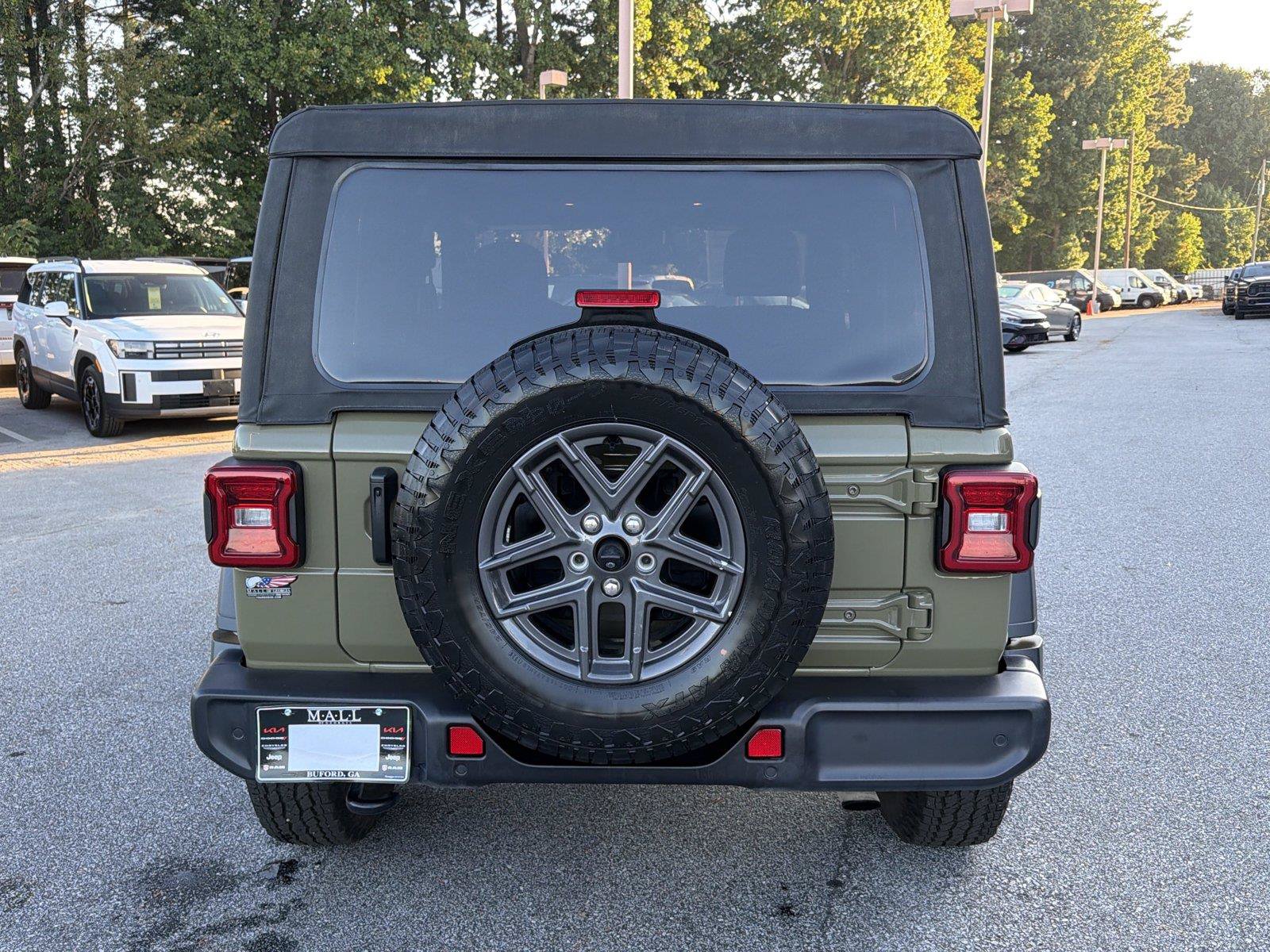 Used 2025 Jeep Wrangler Sport AWD/4WD image 6