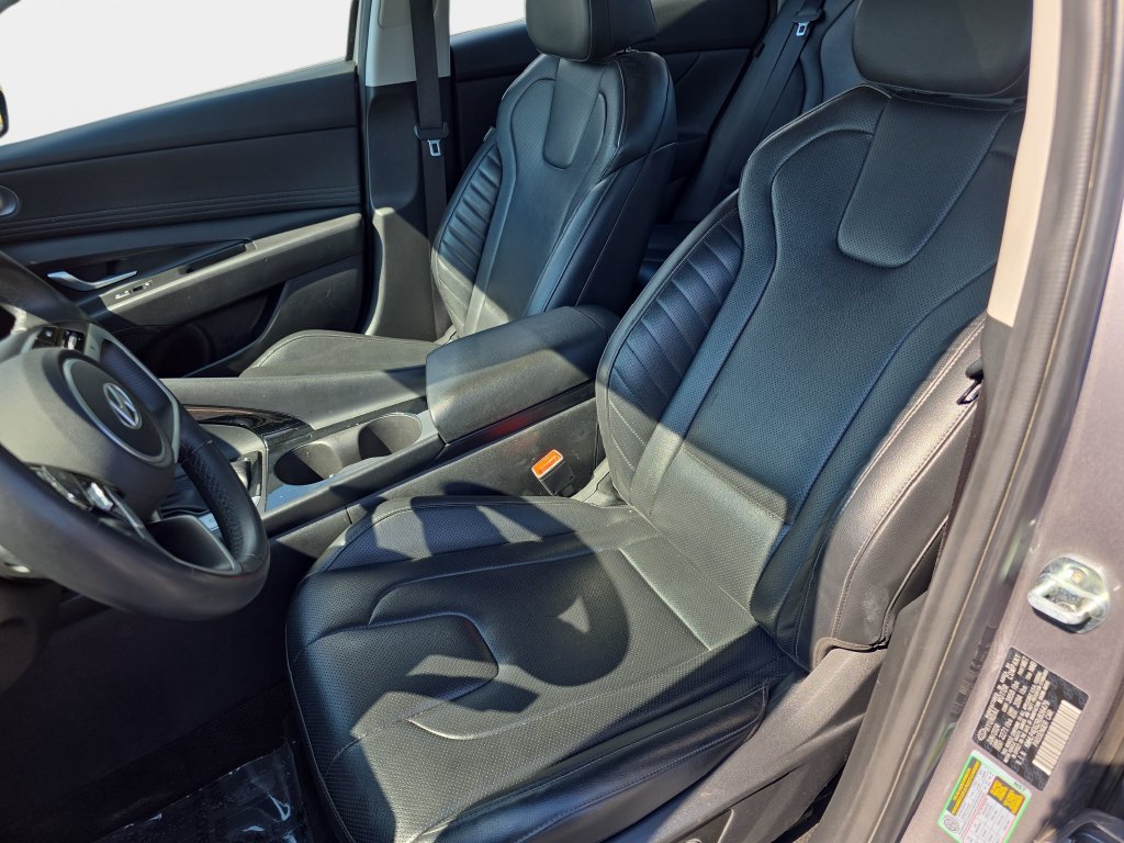 Used 2024 Hyundai Elantra Limited FWD image 12