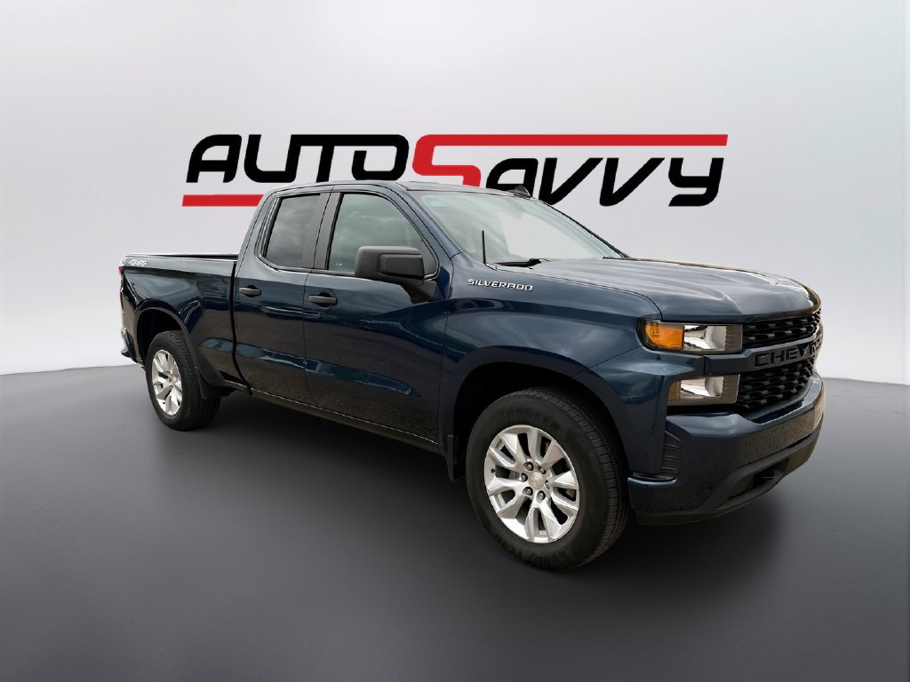 Used 2020 Chevrolet Silverado 1500 Custom w/ Custom Value Package AWD/4WD image 1