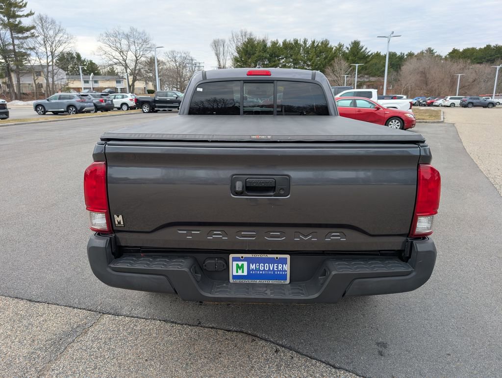 Used 2017 Toyota Tacoma TRD Sport image 4