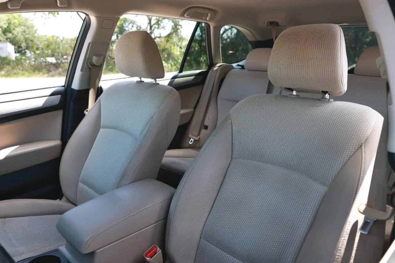 Used 2015 Subaru Outback 2.5i Premium AWD/4WD image 6