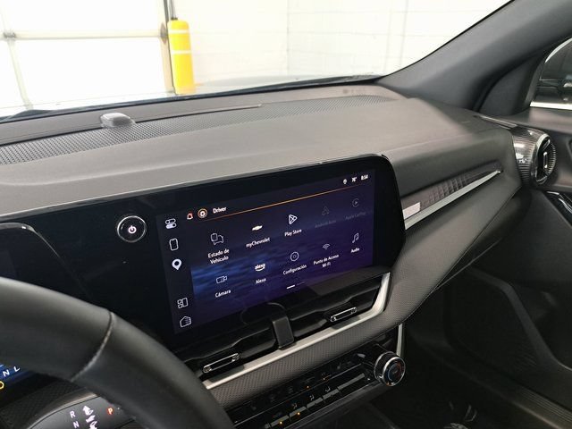 Used 2025 Chevrolet Equinox LT AWD/4WD image 12