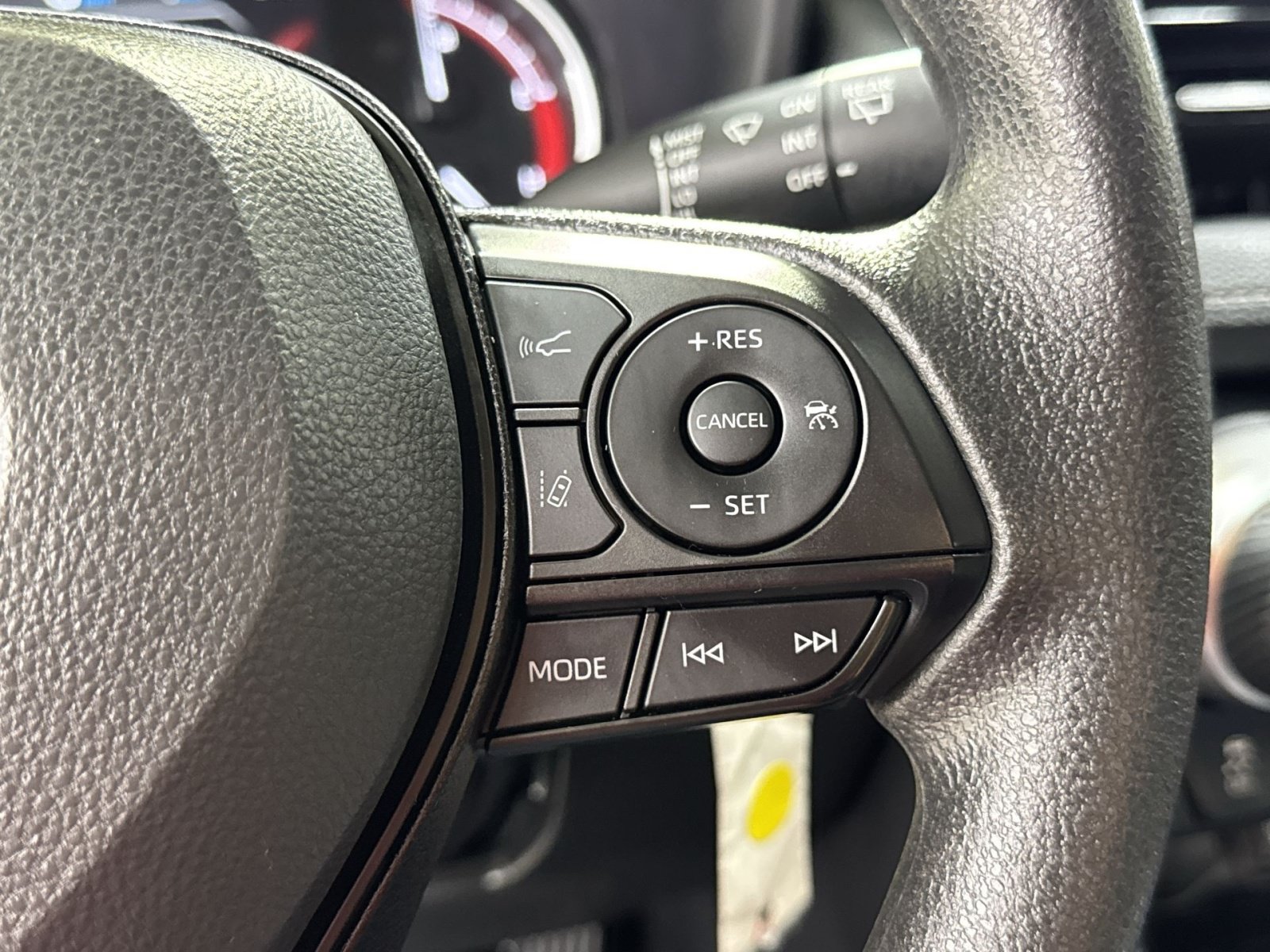Used 2025 Toyota RAV4 LE AWD/4WD image 44