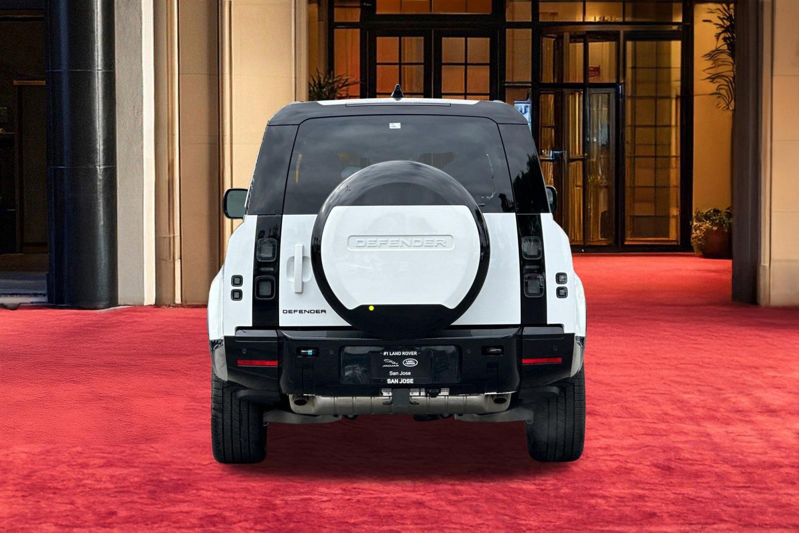 New 2026 Land Rover Defender 130 X-Dynamic SE image 10