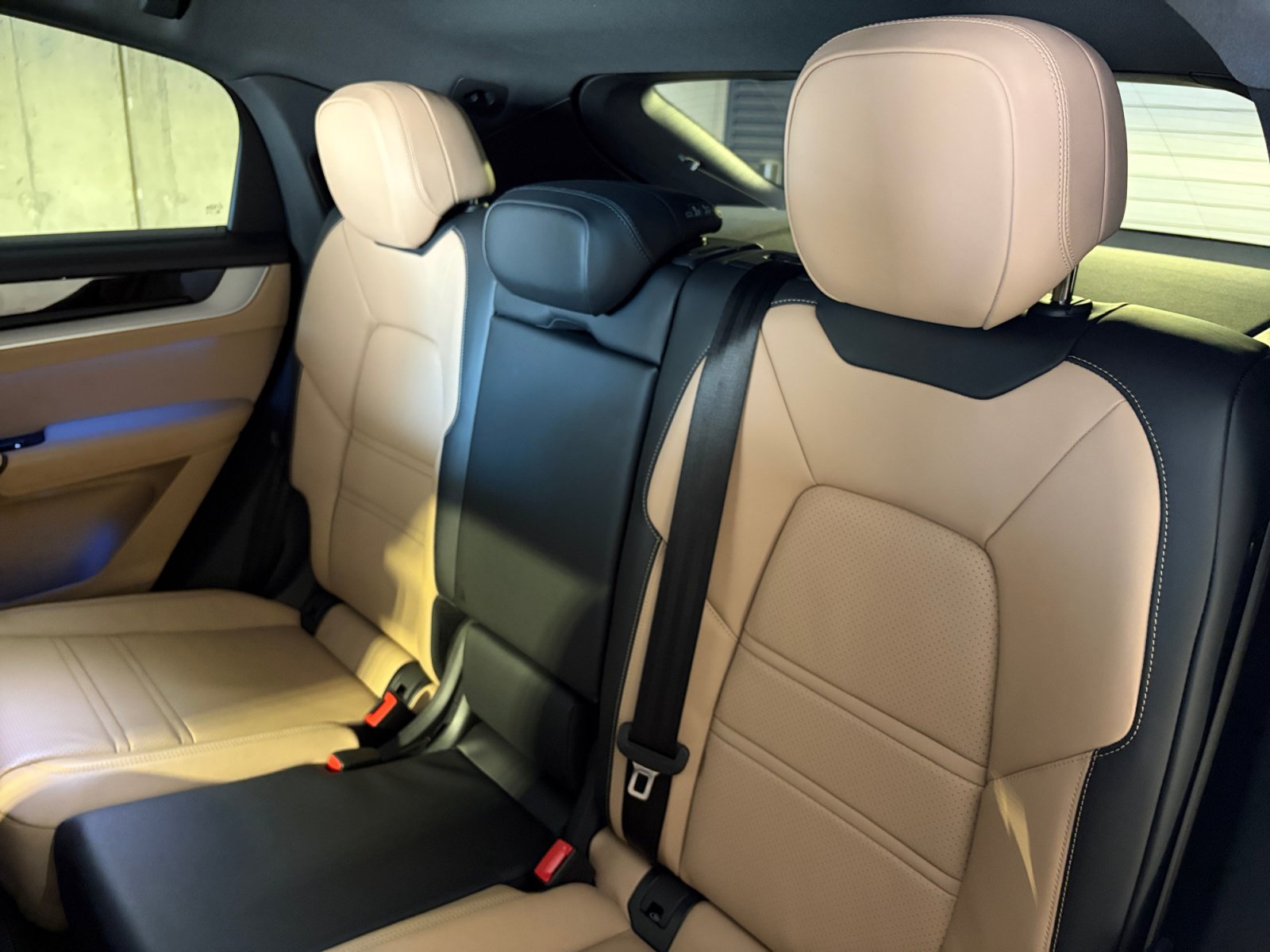 Certified 2024 Porsche Cayenne S AWD/4WD image 33