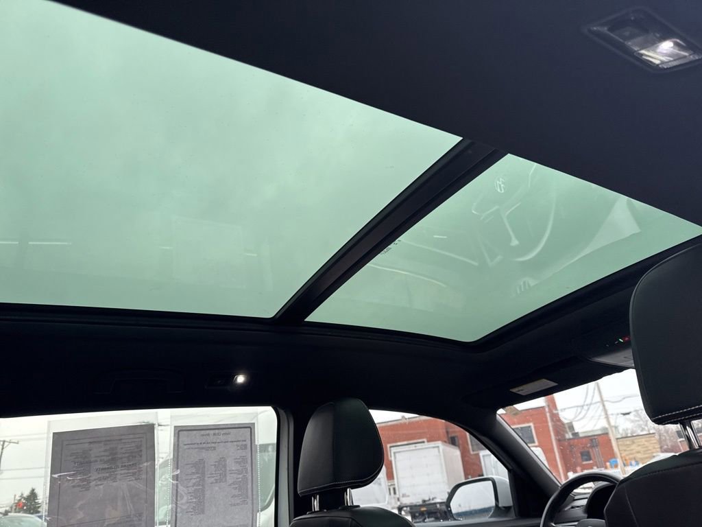 Used 2022 Volkswagen Atlas Cross Sport SE image 35