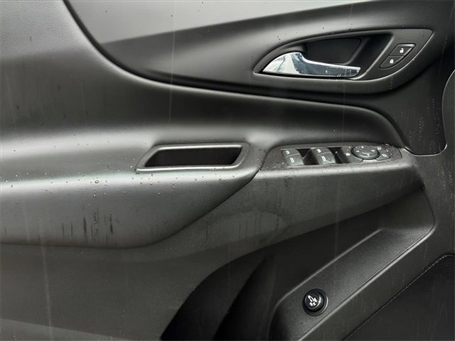 Used 2022 Chevrolet Equinox LT w/ Driver Convenience Package image 16