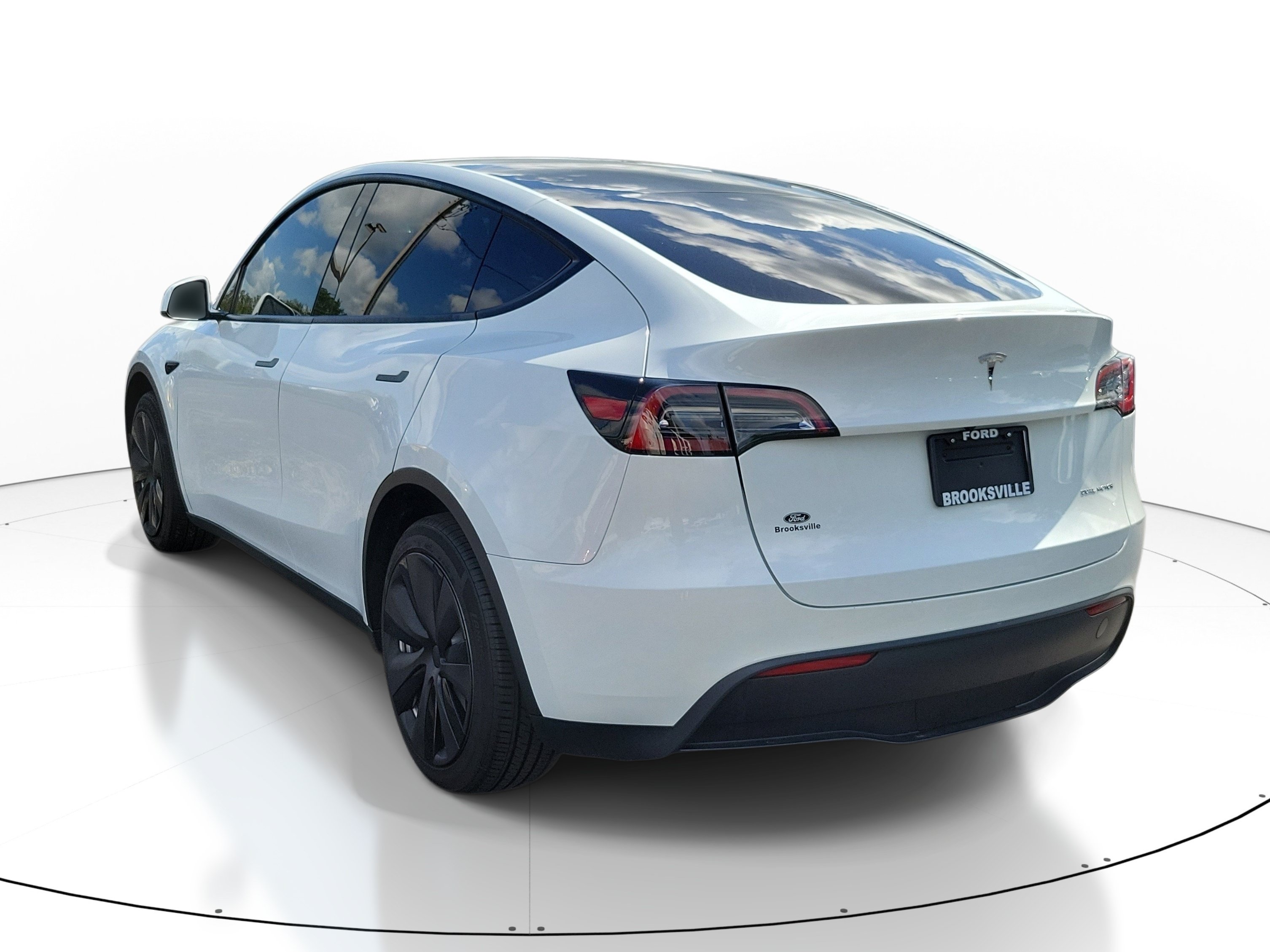 Used 2023 Tesla Model Y Long Range AWD/4WD image 4
