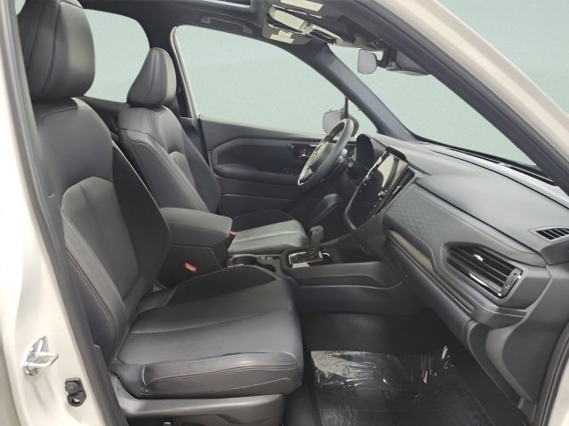 Used 2025 Subaru Forester Touring w/ Popular Package - Touring AWD/4WD image 16