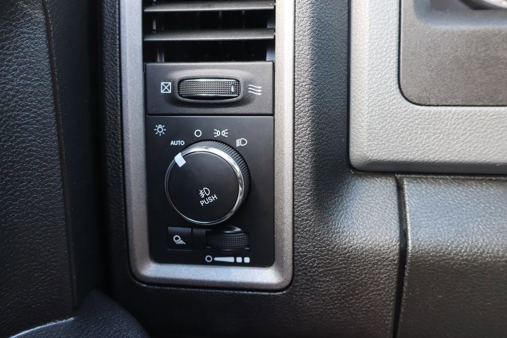 Used 2015 RAM 1500 Express image 13