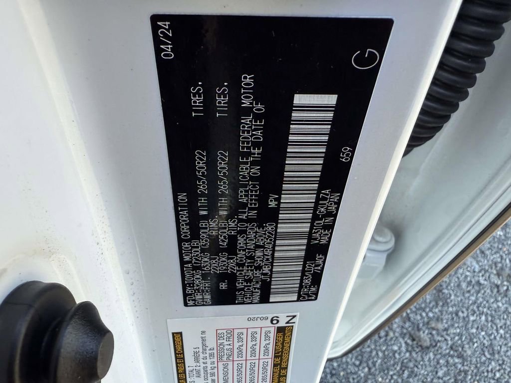 Used 2024 Lexus LX 600 F Sport image 32