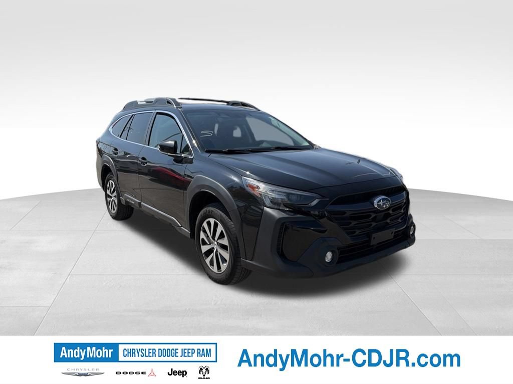 Used 2023 Subaru Outback Premium AWD/4WD image 1