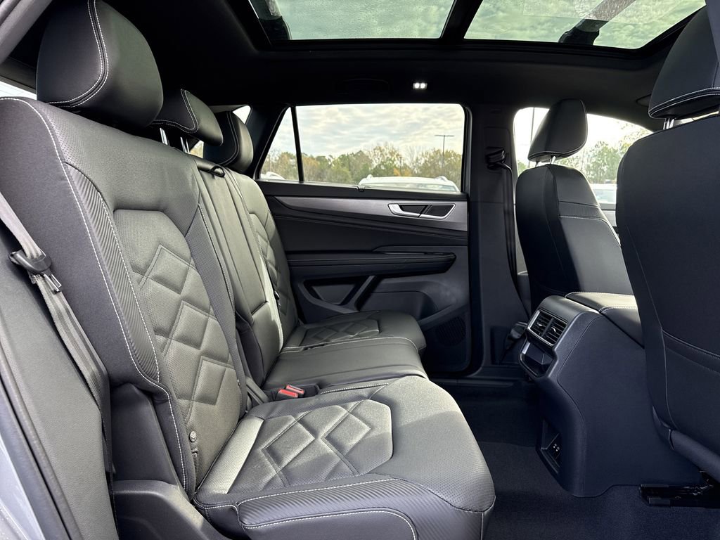 New 2026 Volkswagen Atlas Cross Sport SE image 17