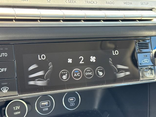 Used 2025 Genesis G70 2.5T RWD image 23