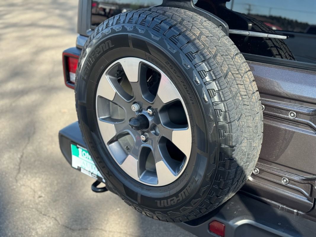 Used 2021 Jeep Wrangler Unlimited Sahara image 11