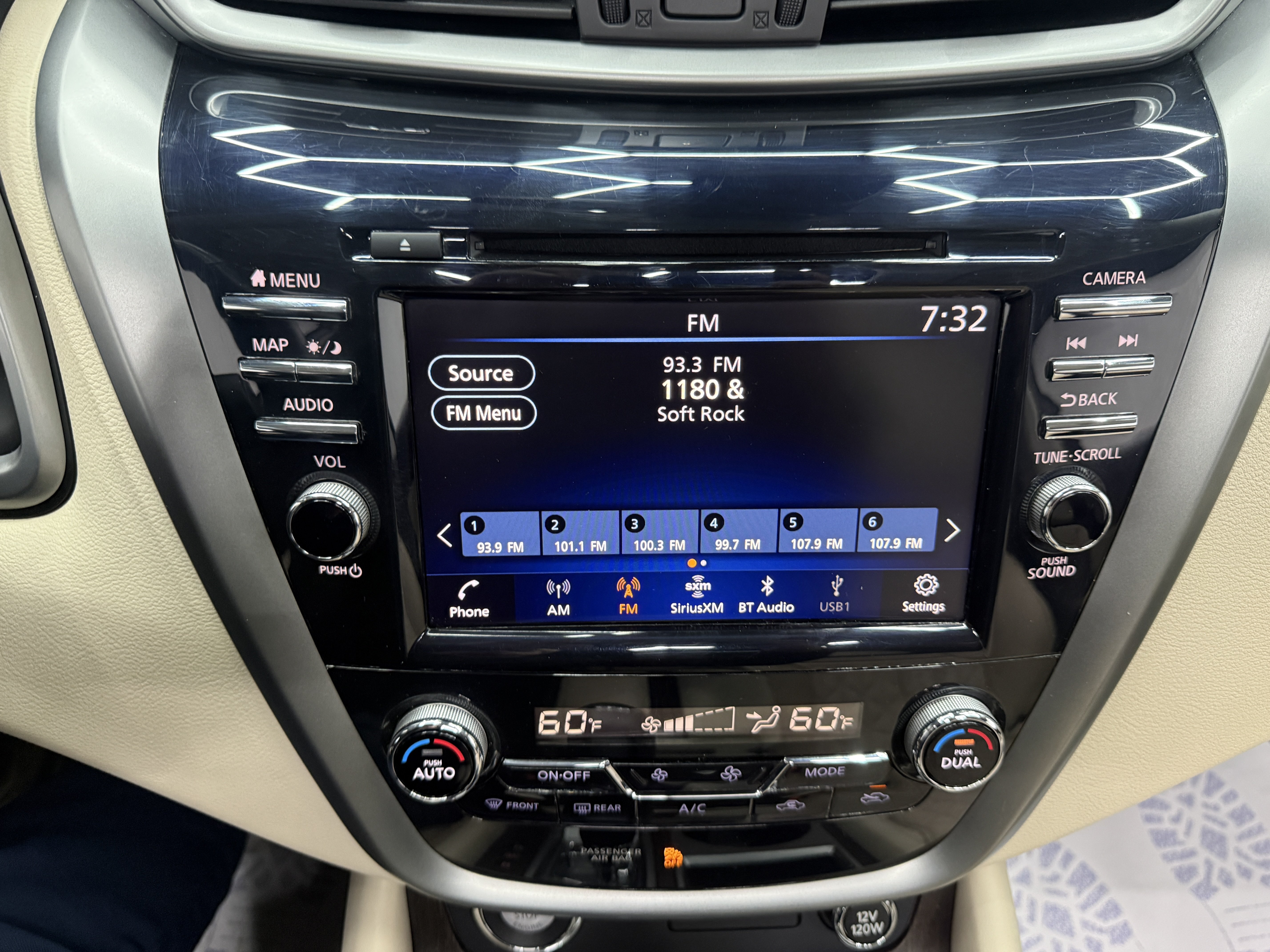 Used 2023 Nissan Murano Platinum AWD/4WD image 16