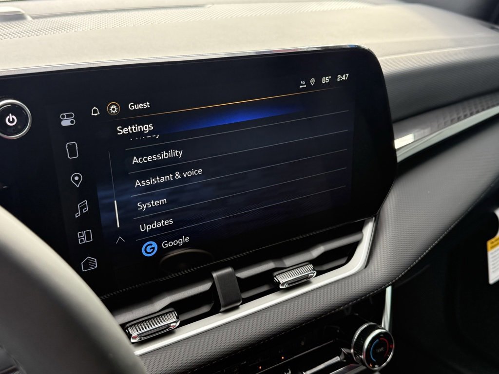 New 2026 Chevrolet Equinox LT w/ LPO, Floor Liner Package image 21