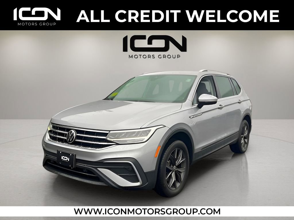 Used 2023 Volkswagen Tiguan SE image 1