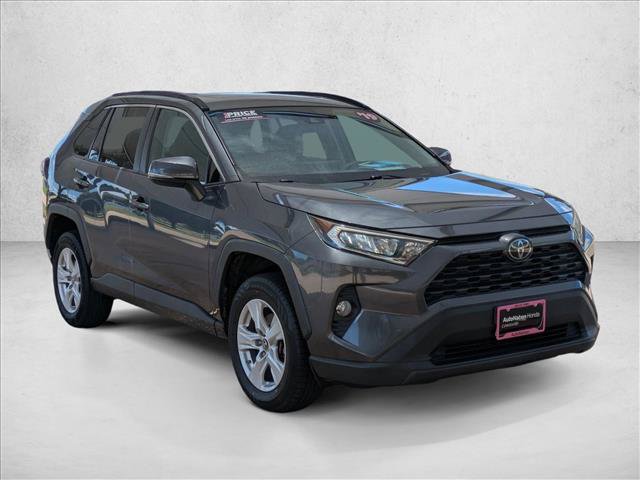 Used 2019 Toyota RAV4 XLE FWD image 3