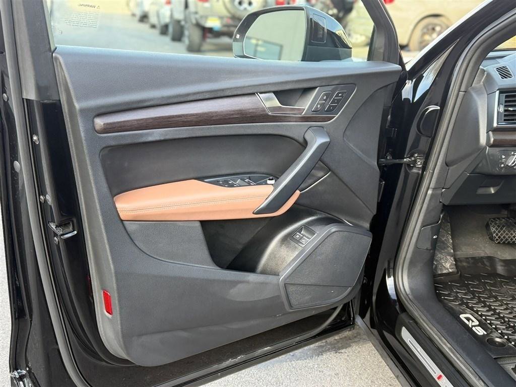 Used 2022 Audi Q5 e Premium Plus w/ Premium Plus Package image 16