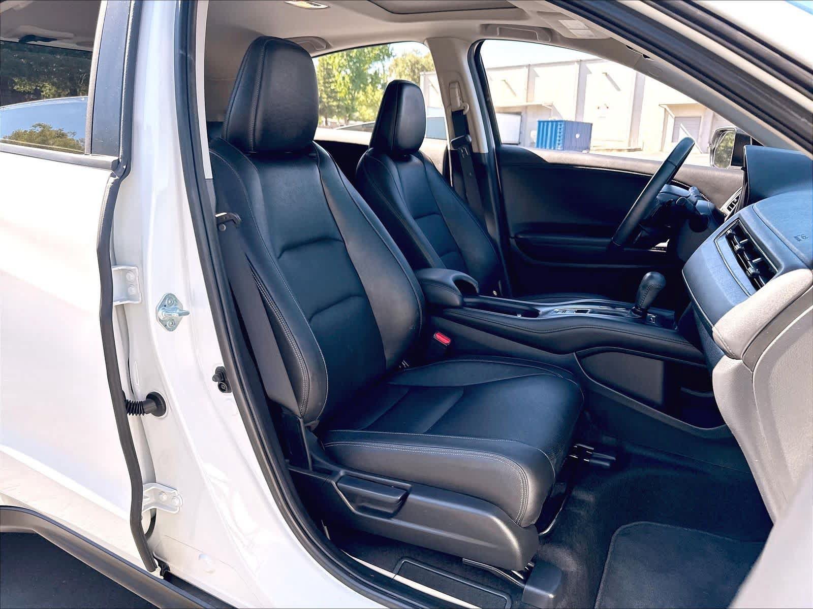 Used 2022 Honda HR-V EX-L image 10