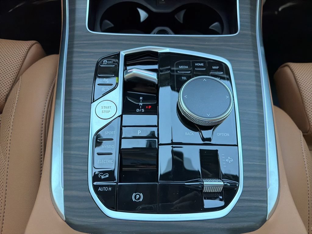New 2026 BMW X5 xDrive50e w/ Premium Package AWD/4WD image 16