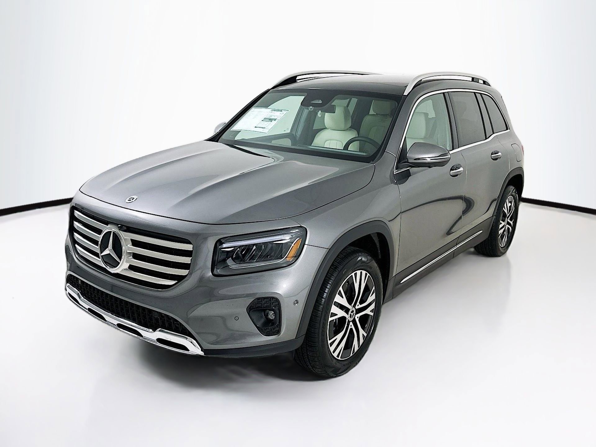 New 2026 Mercedes-Benz GLB 250 image 3