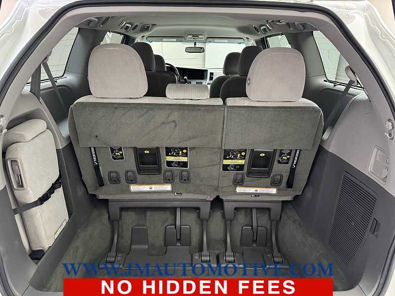 Used 2017 Toyota Sienna LE FWD image 17
