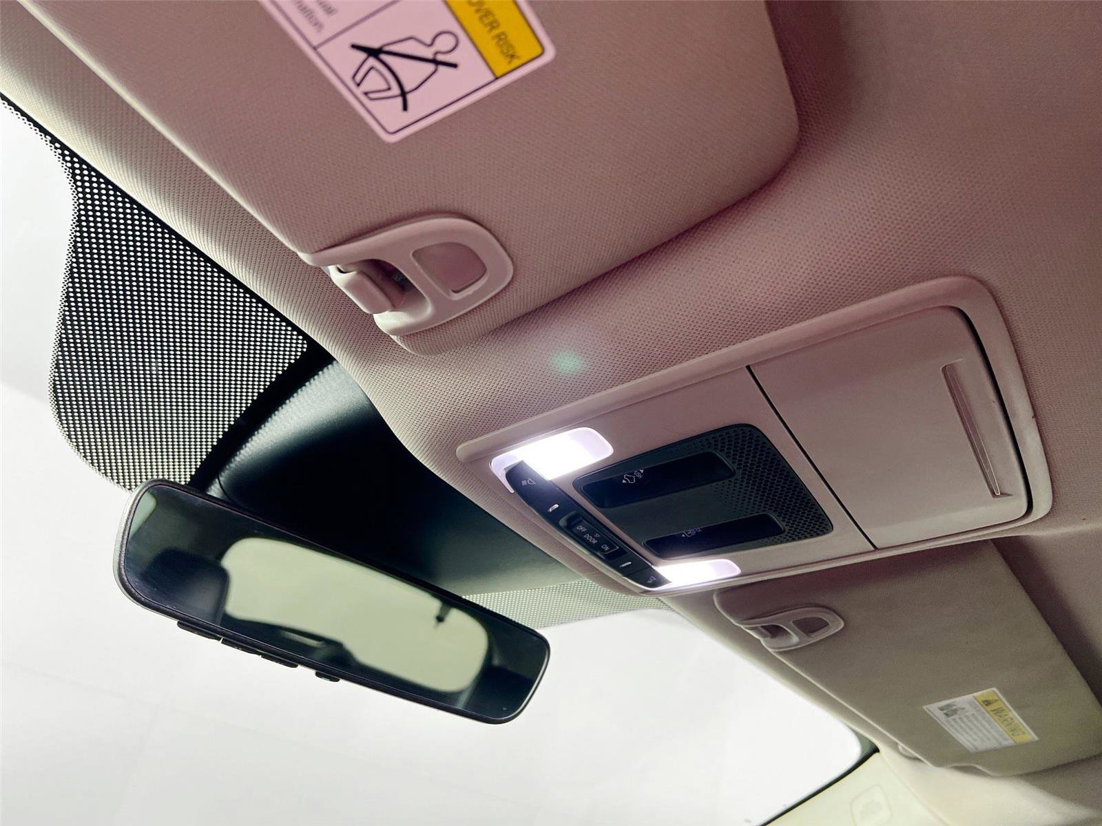 Used 2024 Honda Pilot Elite image 12