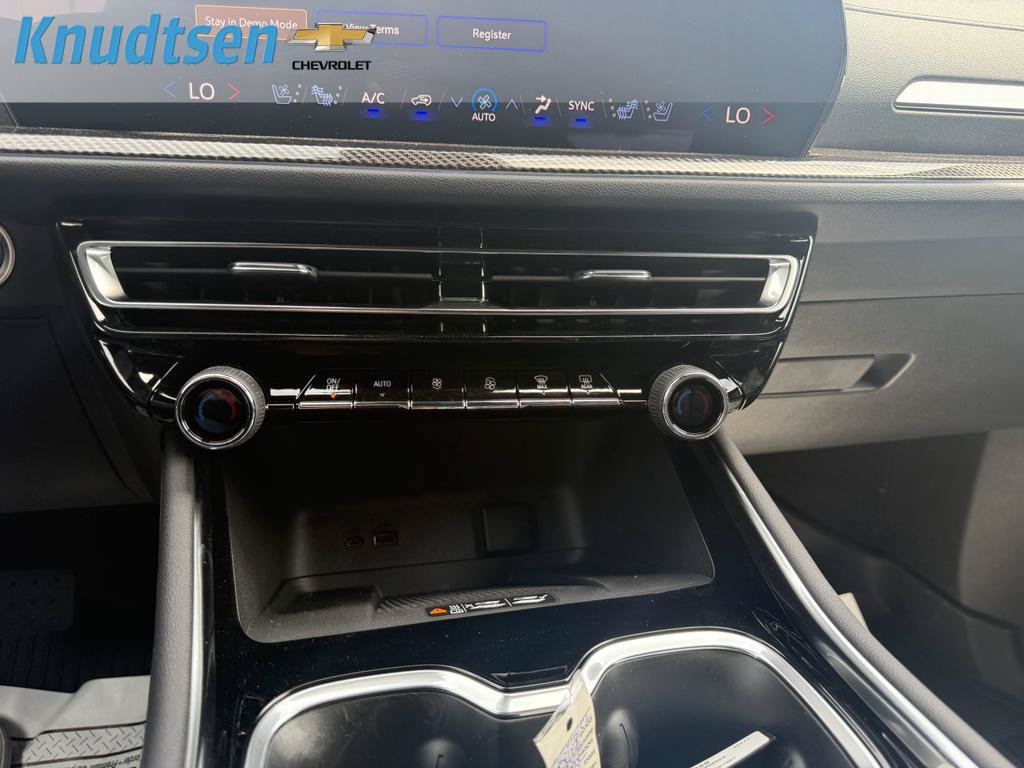 New 2026 Chevrolet Traverse High Country w/ LPO, Floor Liner Package AWD/4WD image 25