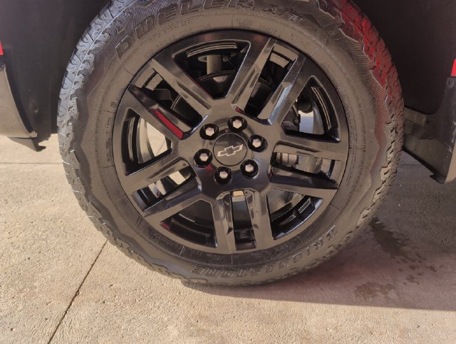 Used 2024 Chevrolet Silverado 1500 Custom Trail Boss w/ LPO, Dark Essentials Package AWD/4WD image 25