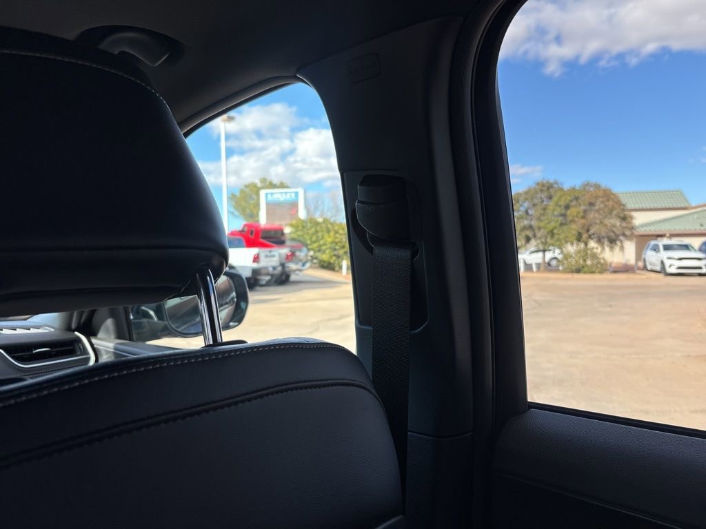 New 2025 Jeep Grand Cherokee Altitude image 41