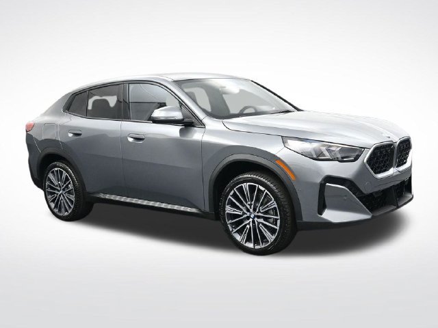 New 2026 BMW X2 xDrive28i w/ Technology Package AWD/4WD image 2