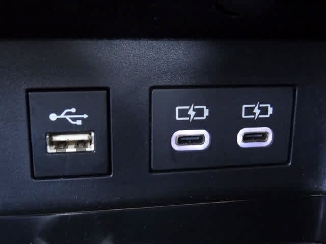 Used 2025 Toyota Camry LE FWD image 25