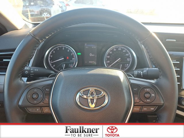 Certified 2020 Toyota Camry SE image 18