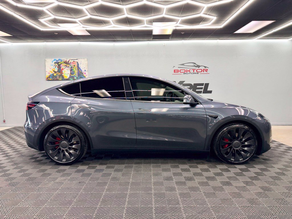 Used 2022 Tesla Model Y Performance AWD/4WD image 17